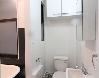 441 West 49th Street - Photo Thumbnail 4