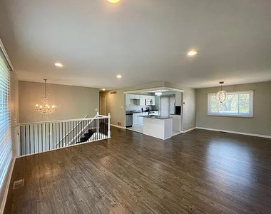 168 Farm Gate Lane - Photo Thumbnail 2