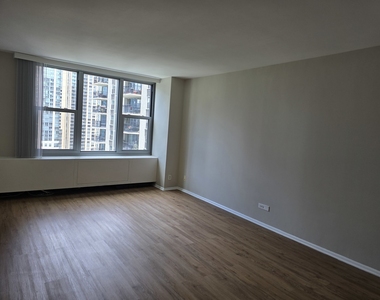 400 E Randolph Street - Photo Thumbnail 1