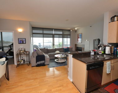 1546 N Orleans Street - Photo Thumbnail 8