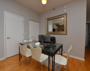 1546 N Orleans Street - Photo Thumbnail 5