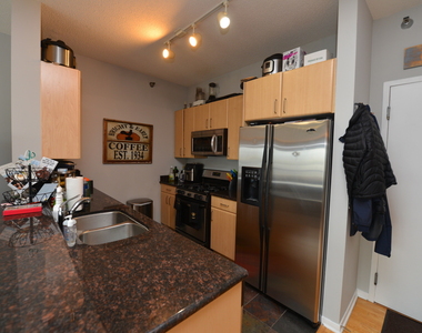 1546 N Orleans Street - Photo Thumbnail 7