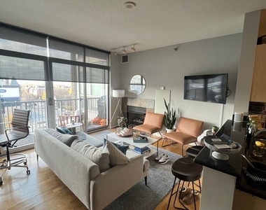 1546 N Orleans Street - Photo Thumbnail 12