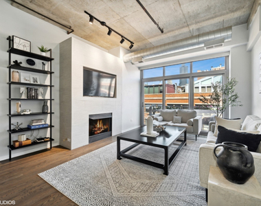 933 W Van Buren Street - Photo Thumbnail 5