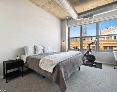 933 W Van Buren Street - Photo Thumbnail 13