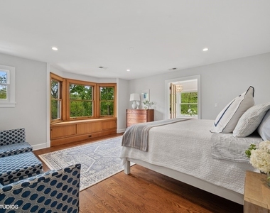1217 Ridge Avenue - Photo Thumbnail 12