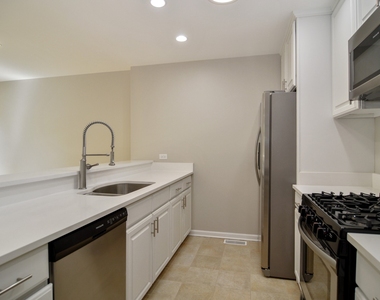 2365 N Wayne Avenue - Photo Thumbnail 5
