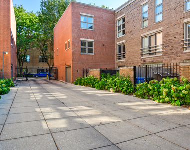 2365 N Wayne Avenue - Photo Thumbnail 1