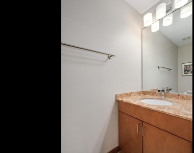 2365 N Wayne Avenue - Photo Thumbnail 14