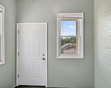 11207 S Emerald Avenue - Photo Thumbnail 16