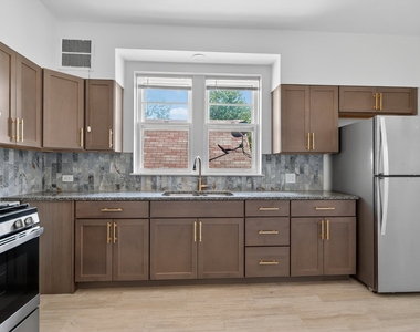 11207 S Emerald Avenue - Photo Thumbnail 9