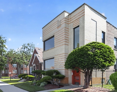 11207 S Emerald Avenue - Photo Thumbnail 2