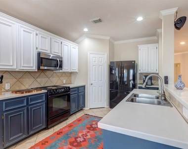 2911 Ashbrook Lane - Photo Thumbnail 6