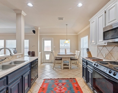 2911 Ashbrook Lane - Photo Thumbnail 7