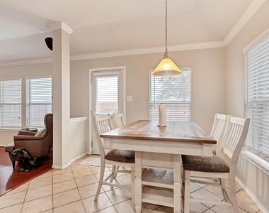 2911 Ashbrook Lane - Photo Thumbnail 10