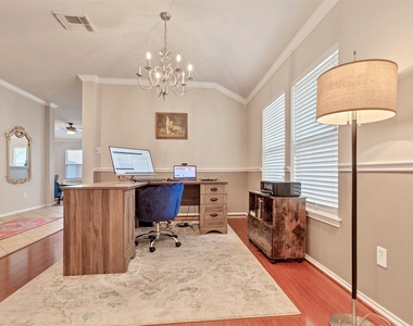 2911 Ashbrook Lane - Photo Thumbnail 4