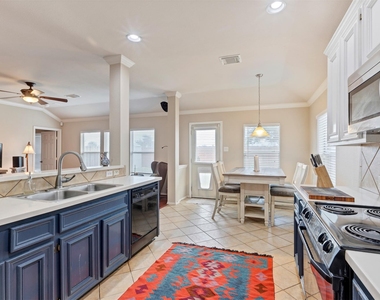 2911 Ashbrook Lane - Photo Thumbnail 8