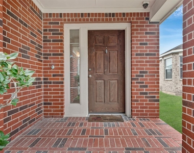 2911 Ashbrook Lane - Photo Thumbnail 2