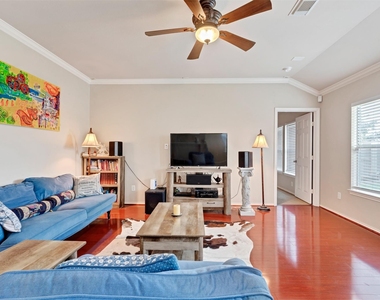 2911 Ashbrook Lane - Photo Thumbnail 9