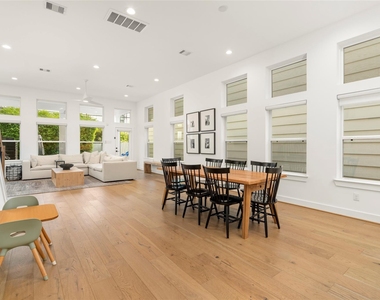 804 Aurora Street - Photo Thumbnail 7