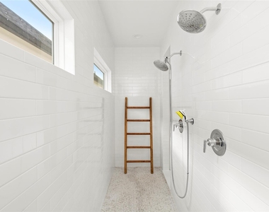 804 Aurora Street - Photo Thumbnail 15