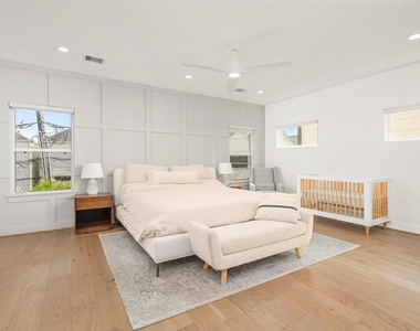 804 Aurora Street - Photo Thumbnail 11