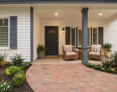 502 Louisa Street - Photo Thumbnail 4