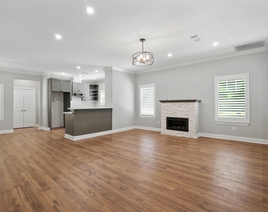 502 Louisa Street - Photo Thumbnail 15