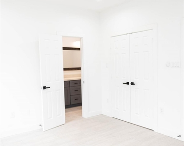 8208 Knox Street - Photo Thumbnail 13