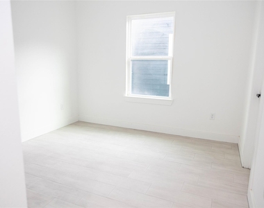 8208 Knox Street - Photo Thumbnail 9