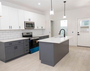 8208 Knox Street - Photo Thumbnail 2