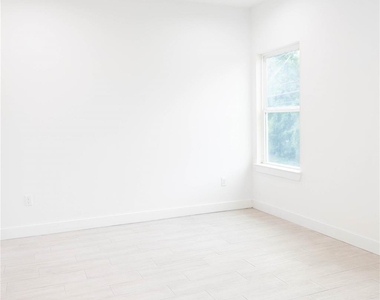 8208 Knox Street - Photo Thumbnail 12