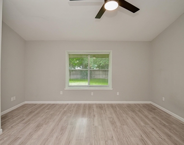 22018 Grand Forks Drive - Photo Thumbnail 32