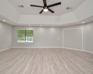 22018 Grand Forks Drive - Photo Thumbnail 15