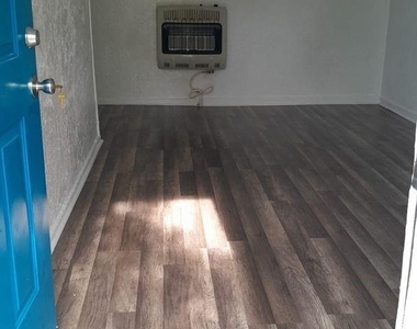 2405 Franklin Street - Photo Thumbnail 1