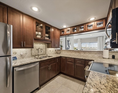 351 Lakeside Lane - Photo Thumbnail 6