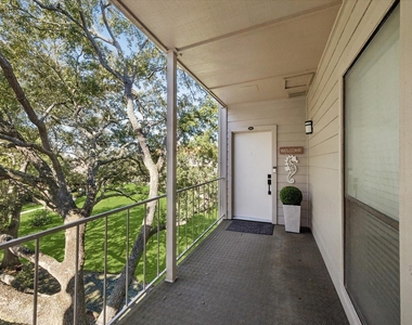 351 Lakeside Lane - Photo Thumbnail 4