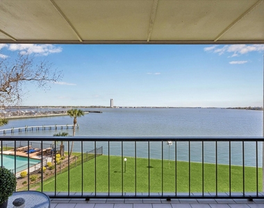 351 Lakeside Lane - Photo Thumbnail 7