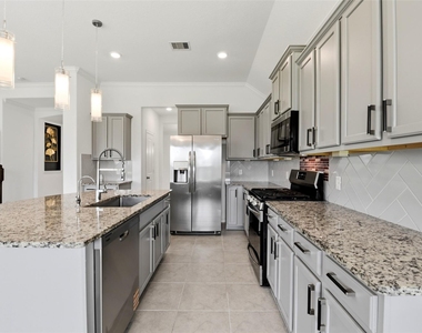 1618 Rosedale Drive - Photo Thumbnail 14