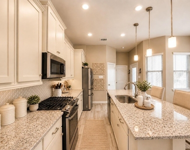 6110 Dovetail Cliff Court - Photo Thumbnail 4