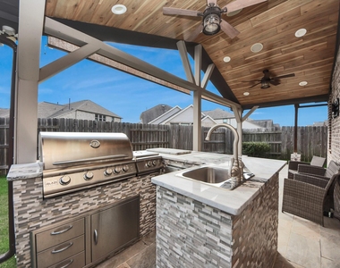 6110 Dovetail Cliff Court - Photo Thumbnail 20