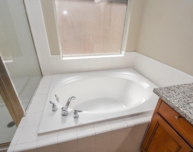 28026 Rusty Hawthorne Drive - Photo Thumbnail 12