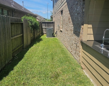 11518 Harmony Summit Trace - Photo Thumbnail 27