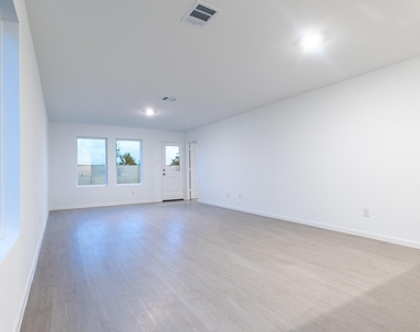 31406 Pratola Serra Circle - Photo Thumbnail 4