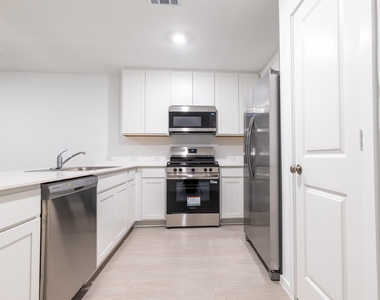 31406 Pratola Serra Circle - Photo Thumbnail 8
