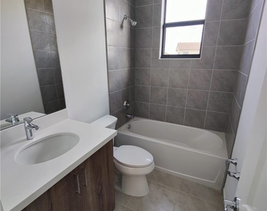 5573 Cobalto Way - Photo Thumbnail 19