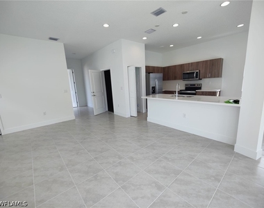 5573 Cobalto Way - Photo Thumbnail 11