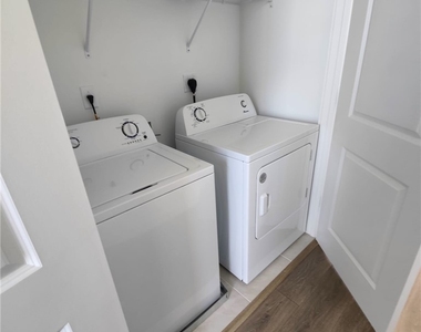 5573 Cobalto Way - Photo Thumbnail 18