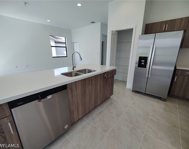 5573 Cobalto Way - Photo Thumbnail 9