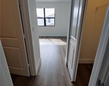 5573 Cobalto Way - Photo Thumbnail 26